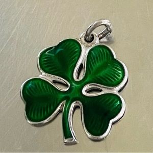 Vintage wells sterling guilloche 4 leaf clover